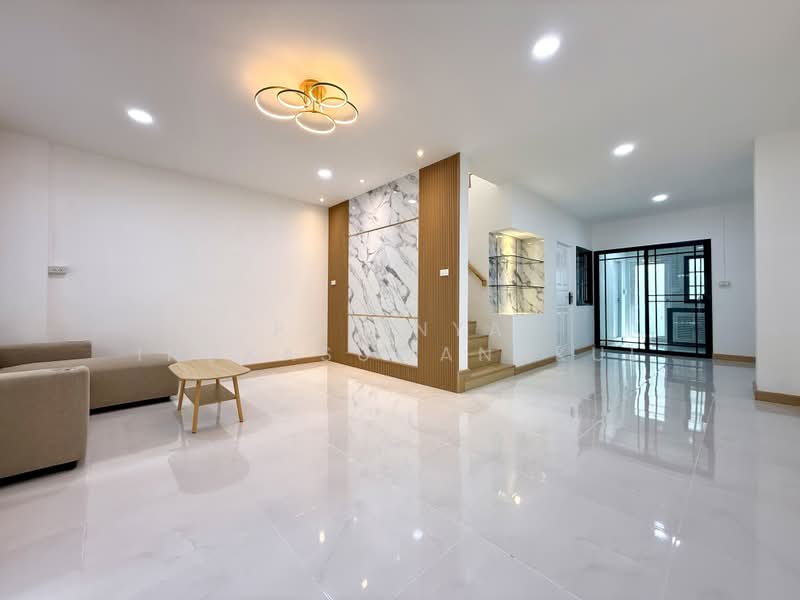 หมู่บ้านมณเฑียรทอง เพชรเกษม88/1, กรุงเทพ, หลักสอง, บางแค, กรุงเทพ, 150 ตร.ม., ทาวน์เฮ้าส์ ขาย, โดย Parinya Ingkasuwanakul, 500449317 - DDproperty.com
