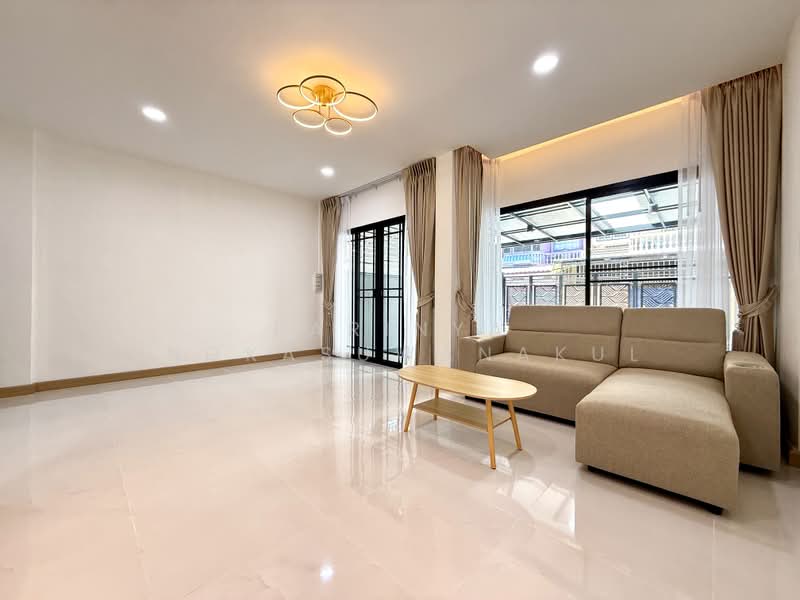 หมู่บ้านมณเฑียรทอง เพชรเกษม88/1, กรุงเทพ, หลักสอง, บางแค, กรุงเทพ, 150 ตร.ม., ทาวน์เฮ้าส์ ขาย, โดย Parinya Ingkasuwanakul, 500449317 - DDproperty.com