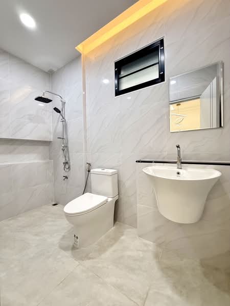 หมู่บ้านมณเฑียรทอง เพชรเกษม88/1, Bangkok, Lak Song, Bang Khae, Bangkok, 4 Bedrooms, 150 sqm, Townhouse For Sale, by Parinya Ingkasuwanakul, 500449317 - DDproperty.com