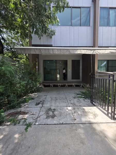 Baan Klang Muang Rama 9-Krungthep Kreetha, Bangkok, Soi Kanchanaphisek 23, Saphan Sung, Bangkok, 3 Bedrooms, 152 sqm, Townhouse For Sale, by Wisa Nuanjan, 500449328 - DDproperty.com