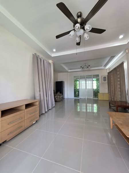 ขายบ้านเหลังใหญ่ใกล้เชฟวันใกล้เมืองทำเลดีเดินทางสะดวกกำลังมองหาบ้านหลังใหญ่สำหรับครอบครัวพักอาศัย, นครราชสีมา, ในเมือง, เมืองนครราชสีมา, นครราชสีมา, 225 ตร.ม., บ้านเดี่ยว ขาย, โดย พลิศภัสร์ โชคธนวีระกานต์, 500449338 - DDproperty.com