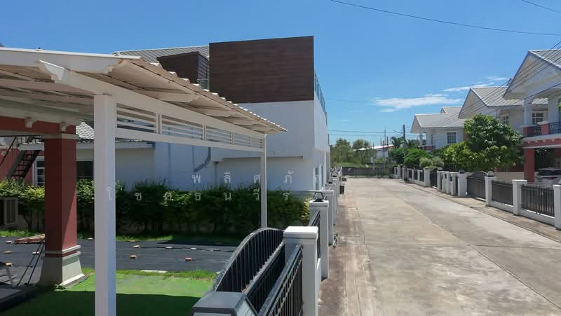 ขายบ้านเหลังใหญ่ใกล้เชฟวันใกล้เมืองทำเลดีเดินทางสะดวกกำลังมองหาบ้านหลังใหญ่สำหรับครอบครัวพักอาศัย, นครราชสีมา, ในเมือง, เมืองนครราชสีมา, นครราชสีมา, 225 ตร.ม., บ้านเดี่ยว ขาย, โดย พลิศภัสร์ โชคธนวีระกานต์, 500449338 - DDproperty.com