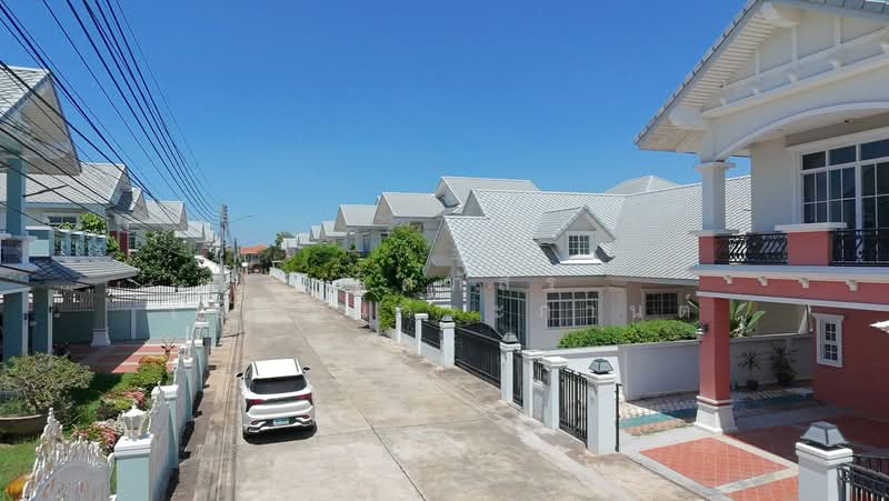 ขายบ้านเหลังใหญ่ใกล้เชฟวันใกล้เมืองทำเลดีเดินทางสะดวกกำลังมองหาบ้านหลังใหญ่สำหรับครอบครัวพักอาศัย, Nakhon Ratchasima, Nai Muang, Muang Nakhon Ratchasima, Nakhon Ratchasima, 4 Bedrooms, 225 sqm, Single Detached House For Sale, by พลิศภัสร์ โชคธนวีระกานต์, 500449338 - DDproperty.com