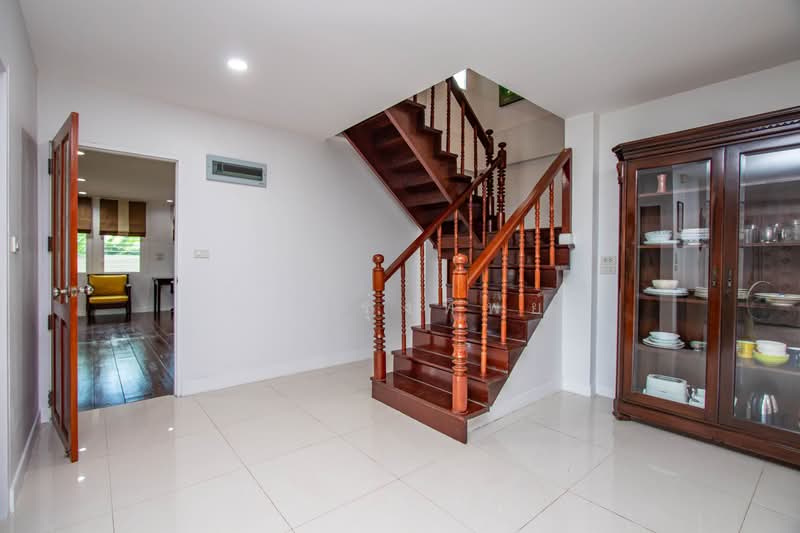 บ้านเดี่ยว 4 ห้องนอนสำหรับขายในหนองหอย, เชียงใหม่, หนองหอย, เมืองเชียงใหม่, เชียงใหม่, 200 ตร.ม., บ้านเดี่ยว ขาย, โดย คุณ รุ่งทิพย์, 500449339 - DDproperty.com