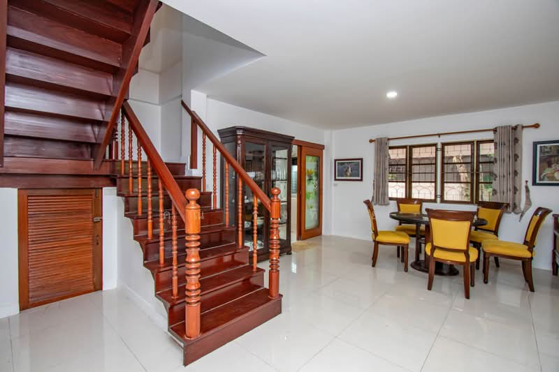 บ้านเดี่ยว 4 ห้องนอนสำหรับขายในหนองหอย, เชียงใหม่, หนองหอย, เมืองเชียงใหม่, เชียงใหม่, 200 ตร.ม., บ้านเดี่ยว ขาย, โดย คุณ รุ่งทิพย์, 500449339 - DDproperty.com