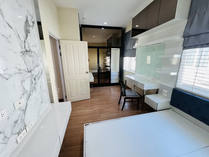 Golden Town 2 Onnut-Ladkrabang, Bangkok, Soi Prachathorn, Lat Krabang, Bangkok, 3 Bedrooms, 117 sqm, Townhouse For Sale, by ณัฐวิชย์ จุลพันธ์, 500449389 - DDproperty.com