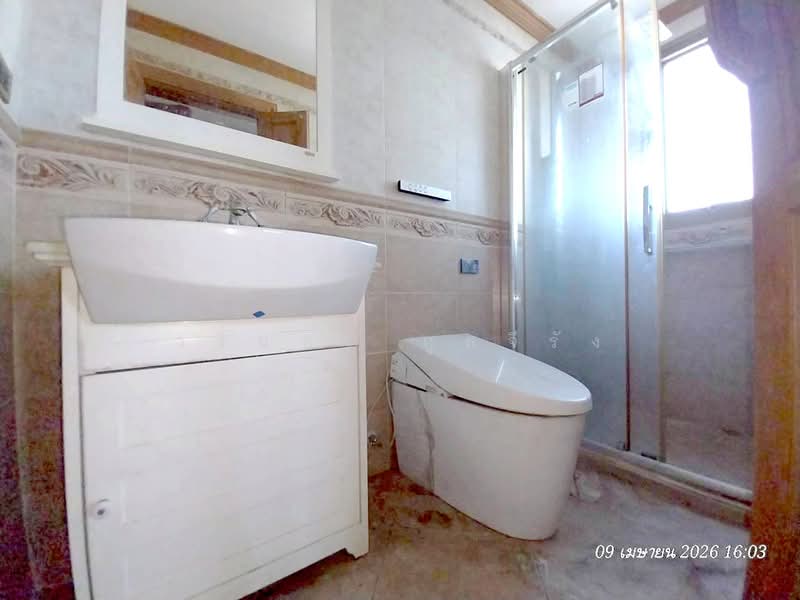The Crest Phahonyothin 11, Bangkok, Soi Phaholyothin 11 Phaholyothin Road, Samsen Nai, Phaya Thai, Bangkok, 2 Bedrooms, 63 sqm, Condo For Sale, by วรินทร กูลจีรัง, 500449588 - DDproperty.com