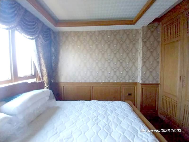 The Crest Phahonyothin 11, Bangkok, Soi Phaholyothin 11 Phaholyothin Road, Samsen Nai, Phaya Thai, Bangkok, 2 Bedrooms, 63 sqm, Condo For Sale, by วรินทร กูลจีรัง, 500449588 - DDproperty.com