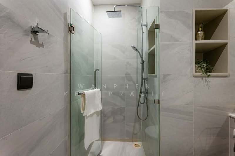 Rhythm Ekkamai Estate, Bangkok, Soi Sukhumvit 63, Khlongtoei Nua, Watthana, Bangkok, 2 Bedrooms, 82 sqm, Condo For Rent, by Wanphen Khemprasit, 500449593 - DDproperty.com