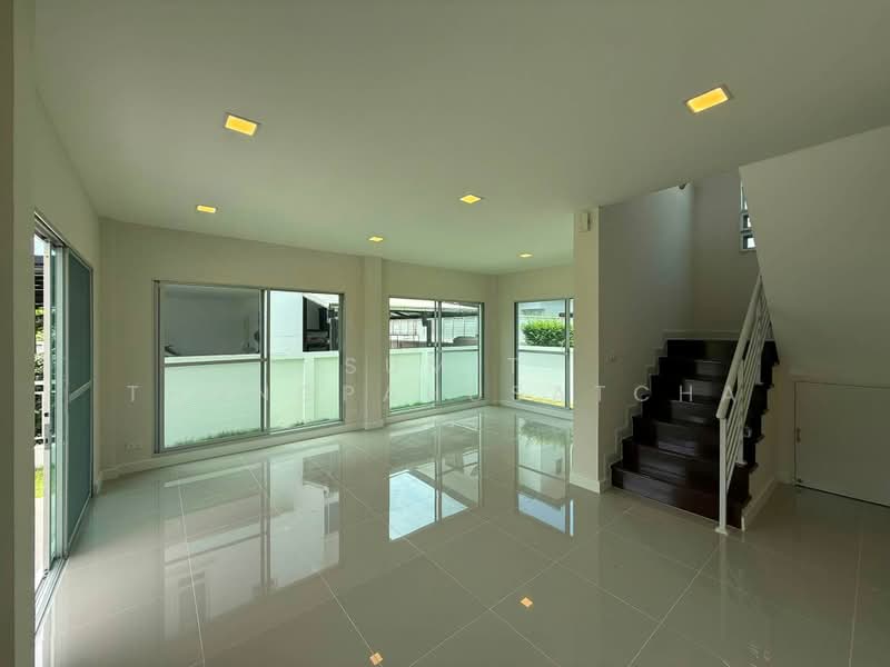 Life Bangkok Boulevard Rama 5 : ไลฟ์ บางกอก บูเลอวาร์ด พระราม 5, นนทบุรี, ถนน โยธาธิการ นนทบุรี 2001, บางสีทอง, บางกรวย, นนทบุรี, 180 ตร.ม., บ้านเดี่ยว ขาย, โดย Sumit Thongpahusatcha, 500449630 - DDproperty.com