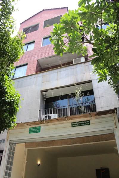 Thonglor Place, Thonglor 25, Bangkok, สุขุมวิท 55, Khlong Tan Nua, Watthana, Bangkok, 4 Bedrooms, 300 sqm, Townhouse For Sale, by Nutthavadee Kittihut, 500449649 - DDproperty.com