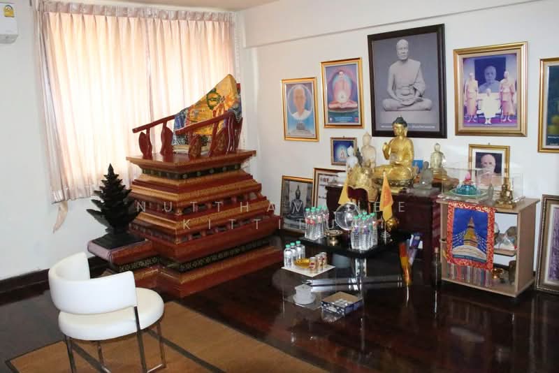 Thonglor Place, Thonglor 25, Bangkok, สุขุมวิท 55, Khlong Tan Nua, Watthana, Bangkok, 4 Bedrooms, 300 sqm, Townhouse For Sale, by Nutthavadee Kittihut, 500449649 - DDproperty.com