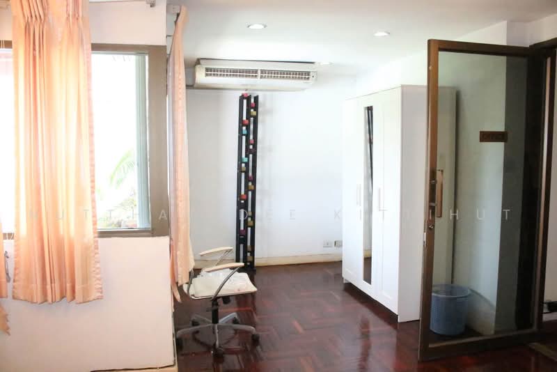 Thonglor Place, Thonglor 25, Bangkok, สุขุมวิท 55, Khlong Tan Nua, Watthana, Bangkok, 4 Bedrooms, 300 sqm, Townhouse For Sale, by Nutthavadee Kittihut, 500449649 - DDproperty.com