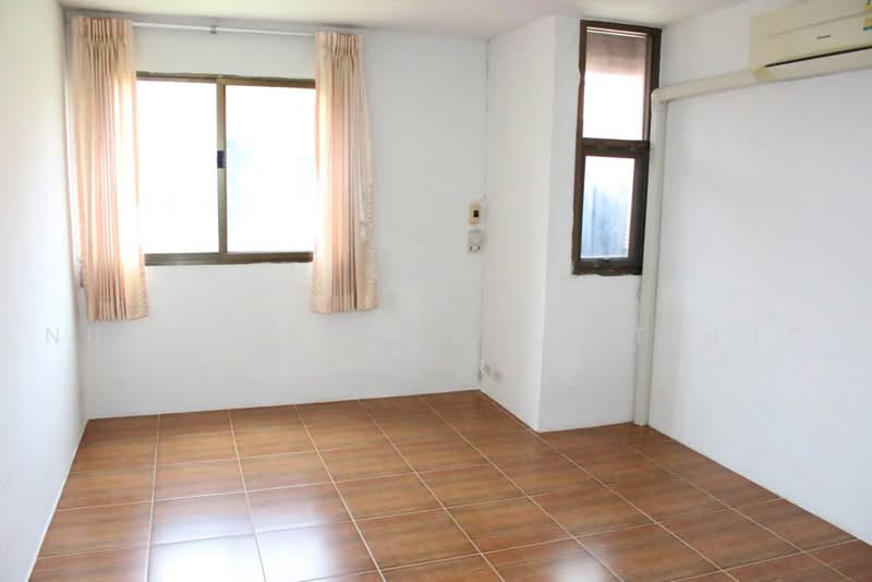 Thonglor Place, Thonglor 25, Bangkok, สุขุมวิท 55, Khlong Tan Nua, Watthana, Bangkok, 4 Bedrooms, 300 sqm, Townhouse For Sale, by Nutthavadee Kittihut, 500449649 - DDproperty.com