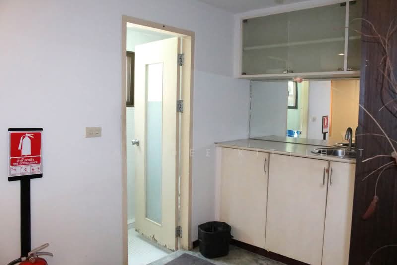 Thonglor Place, Thonglor 25, Bangkok, สุขุมวิท 55, Khlong Tan Nua, Watthana, Bangkok, 4 Bedrooms, 300 sqm, Townhouse For Sale, by Nutthavadee Kittihut, 500449649 - DDproperty.com