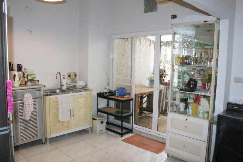 Thonglor Place, Thonglor 25, Bangkok, สุขุมวิท 55, Khlong Tan Nua, Watthana, Bangkok, 4 Bedrooms, 300 sqm, Townhouse For Sale, by Nutthavadee Kittihut, 500449649 - DDproperty.com