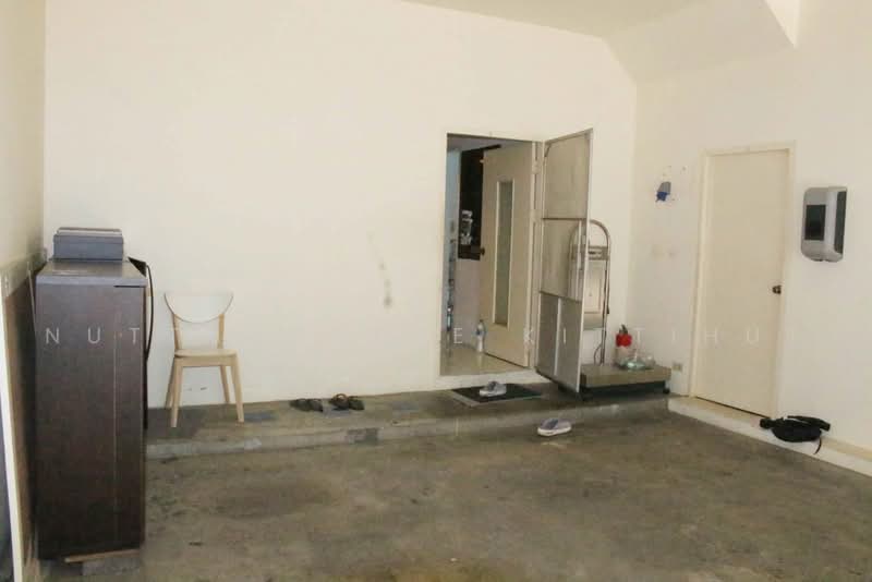 Thonglor Place, Thonglor 25, Bangkok, สุขุมวิท 55, Khlong Tan Nua, Watthana, Bangkok, 4 Bedrooms, 300 sqm, Townhouse For Sale, by Nutthavadee Kittihut, 500449649 - DDproperty.com