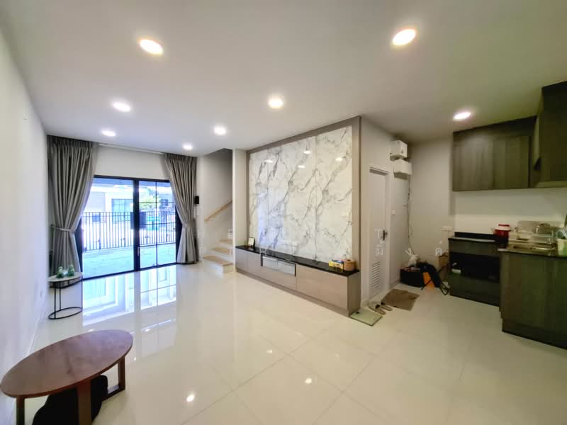 Britania Mega Town Bangna : บริทาเนีย เมกะทาวน์ บางนา, สมุทรปราการ, ซ.บัวนครินทร์ (วัดคลองปลัดเปรียง), บางแก้ว, บางพลี, สมุทรปราการ, 100 ตร.ม., ทาวน์เฮ้าส์ ขาย, โดย The Best Property มิ้งค์, 500449655 - DDproperty.com