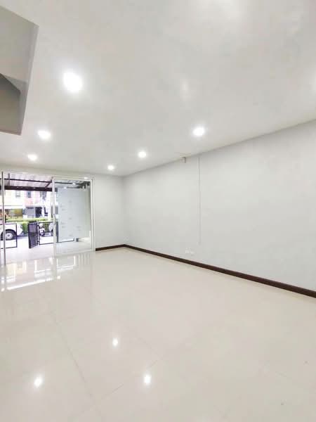 โครงการนัมเบอร์วัน ทาวน์โฮม วงแหวนบางนา-ราม 2, Bangkok, Dok Mai, Prawet, Bangkok, , 94 sqm, Shophouse For Rent, by ภัทรนัน อิศรางกูร ณ อยุธยา, 500449656 - DDproperty.com