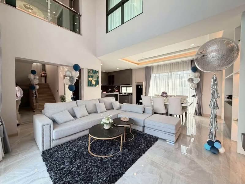 ขายบ้านพูลวิลล่า 2 ชั้น Modern Living พัทยา 4 ห้องนอน พร้อมสระว่ายน้ำส่วนตัว ทำเลทุ่งกลม-ตาลหมัน, chon-buri, Nong Pru, Bang Lamung (Pattaya), Chon Buri (Pattaya), 4 Bedrooms, 360 sqm, Single Detached House For Sale, by คุณเบ้นซ์, 500449663 - DDproperty.com