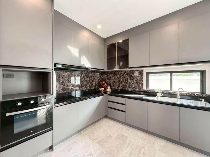 ขายบ้านพูลวิลล่า 2 ชั้น Modern Living พัทยา 4 ห้องนอน พร้อมสระว่ายน้ำส่วนตัว ทำเลทุ่งกลม-ตาลหมัน, chon-buri, Nong Pru, Bang Lamung (Pattaya), Chon Buri (Pattaya), 4 Bedrooms, 360 sqm, Single Detached House For Sale, by คุณเบ้นซ์, 500449663 - DDproperty.com