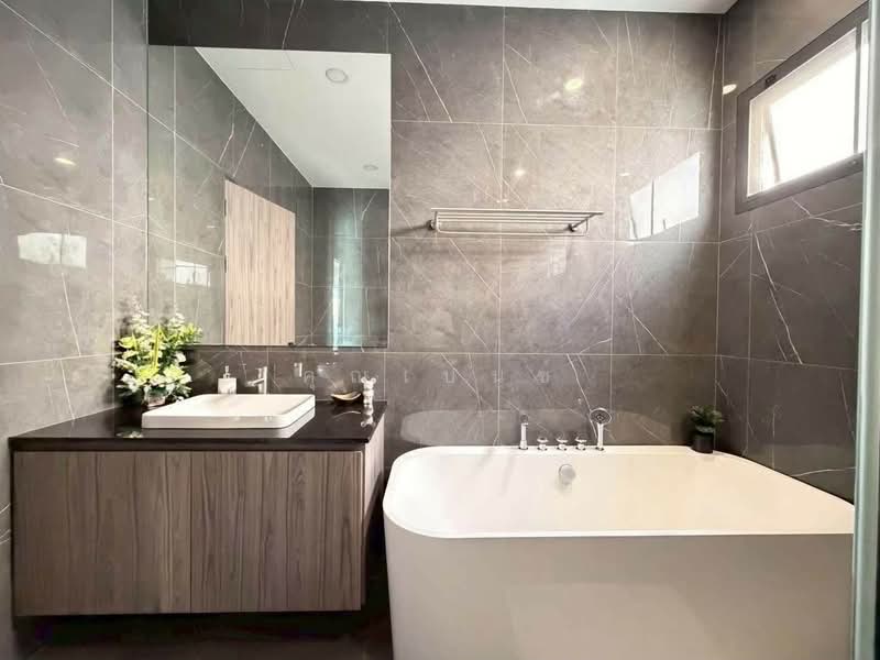 ขายบ้านพูลวิลล่า 2 ชั้น Modern Living พัทยา 4 ห้องนอน พร้อมสระว่ายน้ำส่วนตัว ทำเลทุ่งกลม-ตาลหมัน, chon-buri, Nong Pru, Bang Lamung (Pattaya), Chon Buri (Pattaya), 4 Bedrooms, 360 sqm, Single Detached House For Sale, by คุณเบ้นซ์, 500449663 - DDproperty.com