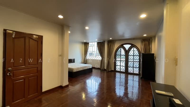 Urgent Sale: Luxury 5-Bed Ekkamai Home, 350 Sqm Near BTS Thonglor, Bangkok, Khlong Tan Nua, Watthana, Bangkok, 5 Bedrooms, 350 sqm, Townhouse For Sale, by Fazwaz (Thailand) Co., Ltd., 500449708 - DDproperty.com