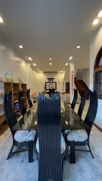 Urgent Sale: Luxury 5-Bed Ekkamai Home, 350 Sqm Near BTS Thonglor, Bangkok, Khlong Tan Nua, Watthana, Bangkok, 5 Bedrooms, 350 sqm, Townhouse For Sale, by Fazwaz (Thailand) Co., Ltd., 500449708 - DDproperty.com