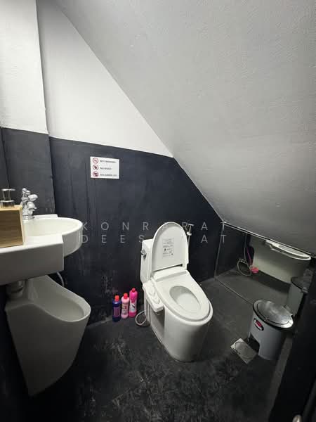 For Rent Shophouse 250 Sqm. BTS Phra kanong Sukhumvit Watthana PP-00478, Bangkok, Phra Kanong Nua, Watthana, Bangkok, , 250 sqm, Shophouse For Rent, by Konrarat Deesawat, 500449752 - DDproperty.com