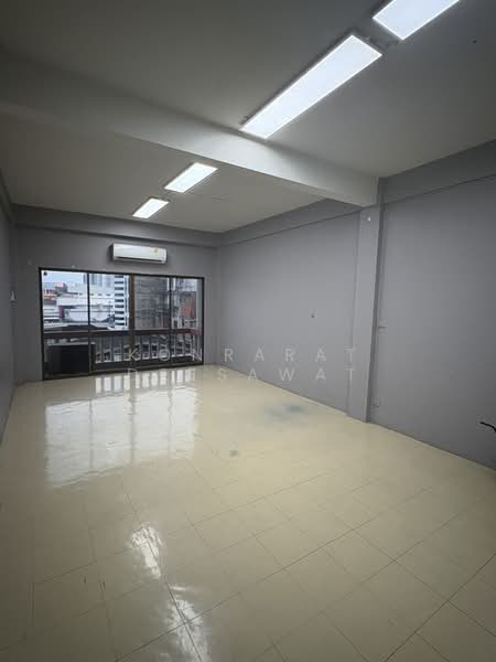For Rent Shophouse 250 Sqm. BTS Phra kanong Sukhumvit Watthana PP-00478, Bangkok, Phra Kanong Nua, Watthana, Bangkok, , 250 sqm, Shophouse For Rent, by Konrarat Deesawat, 500449752 - DDproperty.com