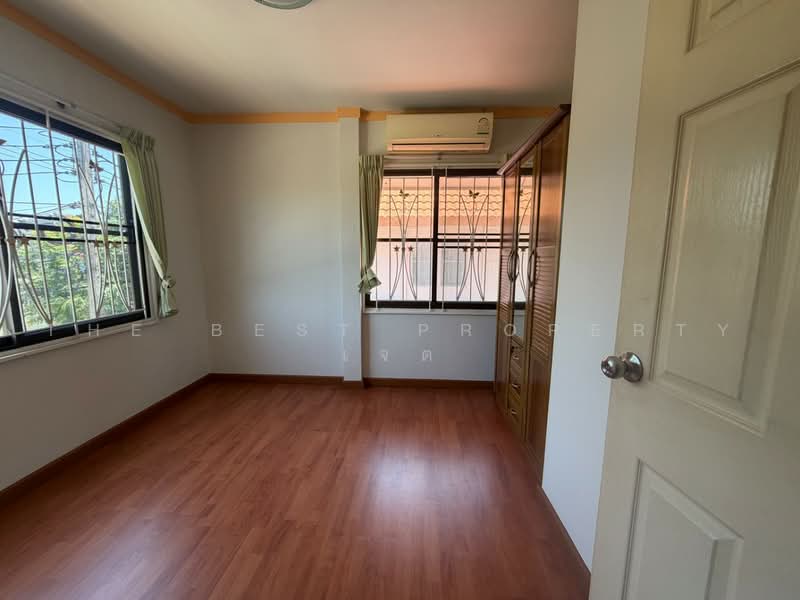 หมู่บ้านโฮมทาวน์ ศรีราชา, Chon Buri (Pattaya), Nong - Kham, Si Racha, Chon Buri (Pattaya), 3 Bedrooms, 150 sqm, Single Detached House For Sale, by The Best Property เจต, 500449778 - DDproperty.com