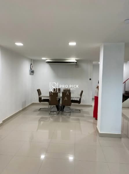 For Rent Home Office BTS Phrom Phong Sukhumvit Khlong Toei Bangkok PP-00472, Bangkok, สุขุมวิท, Khlongtoei Nua, Watthana, Bangkok, 3 Bedrooms, 200 sqm, Townhouse For Rent, by Konrarat Deesawat, 500449791 - DDproperty.com