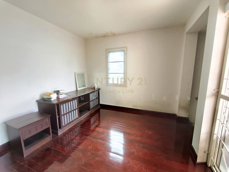 ทำเลซอยลาดพร้าว 5/1 เชื่อมต่อถนนสายหลักได้หลายเส้นทาง, Bangkok, Jom Phon, Chatuchak, Bangkok, 4 Bedrooms, 200 sqm, Townhouse For Sale, by Pattanan Apirayothin, 500449806 - DDproperty.com