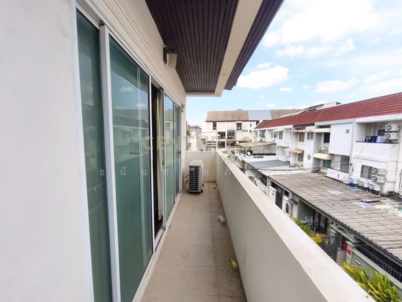 ทำเลซอยลาดพร้าว 5/1 เชื่อมต่อถนนสายหลักได้หลายเส้นทาง, Bangkok, Jom Phon, Chatuchak, Bangkok, 4 Bedrooms, 200 sqm, Townhouse For Sale, by Pattanan Apirayothin, 500449806 - DDproperty.com