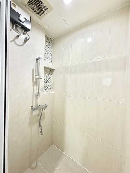 Life Ratchadapisek, Bangkok, 279 Ratchadapisaek Road, Huai Khwang, Bangkok, 1 Bedroom, 39 sqm, Condo For Sale, by Kornkanock Kanockpradit, 500449811 - DDproperty.com
