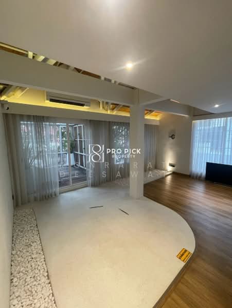 For Rent Home Office BTS Ekkamai Sukhumwit Watthana Bangkok PP-00479, Bangkok, สุขุมวิท, Khlong Tan Nua, Watthana, Bangkok, , 220 sqm, Retail Space For Rent, by Konrarat Deesawat, 500449849 - DDproperty.com