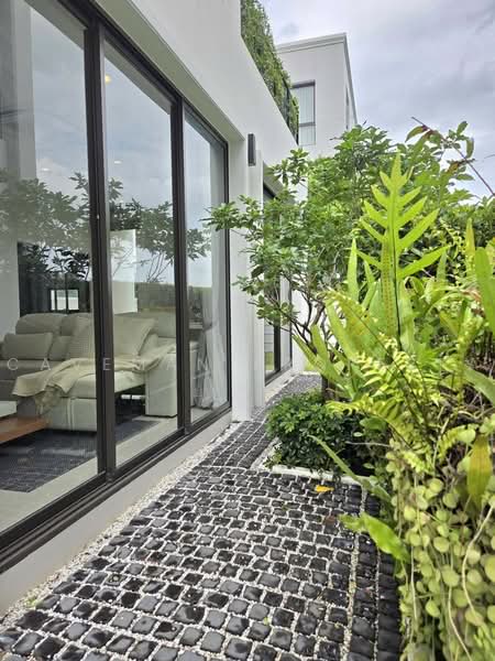 Aerie Srinakarin-Krungthepkreetha, Bangkok, Srinakarin - Romklao Road, Khlong Song Ton Nun, Lat Krabang, Bangkok, 5 Bedrooms, 390 sqm, Single Detached House For Rent, by Caveman Property, 500449928 - DDproperty.com