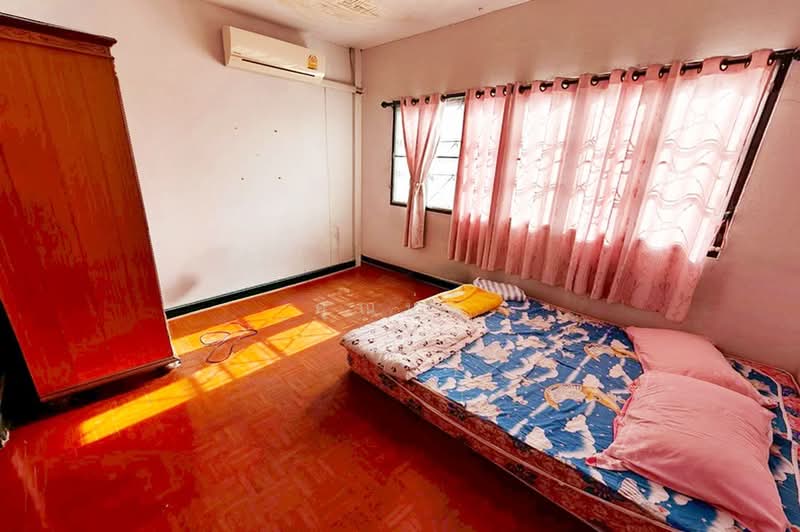Baan Somjai Village, Bangkok, Soi Chaloem Phrakiat Rama 9, Dok Mai, Prawet, Bangkok, 2 Bedrooms, 200 sqm, Townhouse For Sale, by คุณนุ่น, 500449950 - DDproperty.com