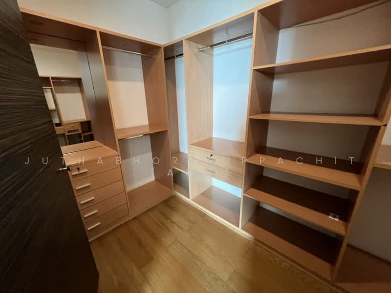 Fullerton Sukhumvit, Bangkok, Sukhumvit Road, Khlong Tan Nua, Watthana, Bangkok, 3 Bedrooms, 170 sqm, Condo For Rent, by Juthabhorn Uppachit (Amy), 500449969 - DDproperty.com