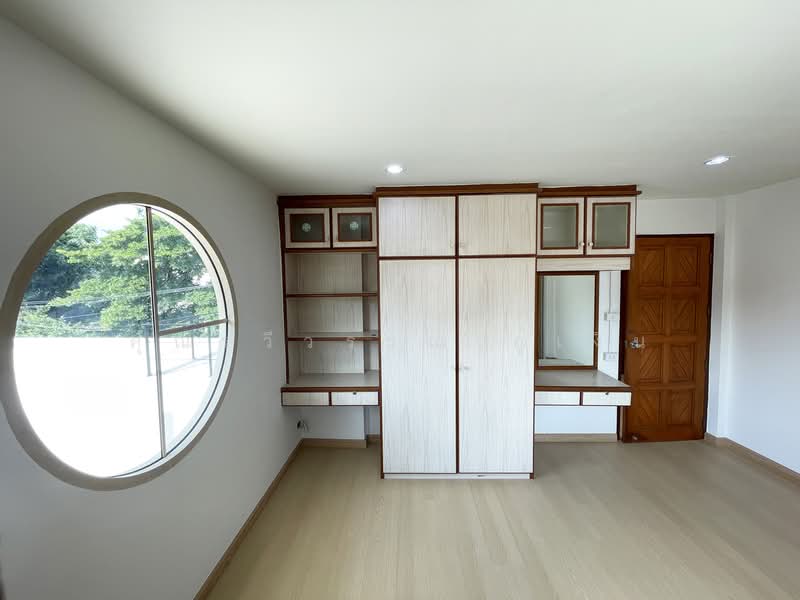 Chuan Chuen Bang Khen, Bangkok, Thung Song Hong, Lak Si, Bangkok, 6 Bedrooms, 255 sqm, Single Detached House For Rent, by คุณรวีวรรณ อู่เงิน, 500450039 - DDproperty.com