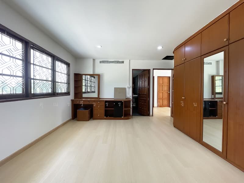 Chuan Chuen Bang Khen, Bangkok, Thung Song Hong, Lak Si, Bangkok, 6 Bedrooms, 255 sqm, Single Detached House For Rent, by คุณรวีวรรณ อู่เงิน, 500450039 - DDproperty.com