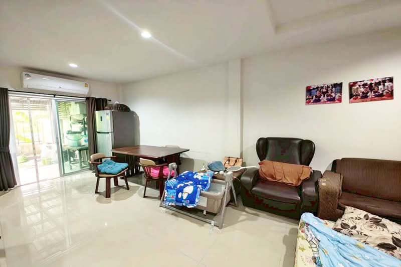 Ratchaphruek Suvarnabhumi-Ladkrabang Village, Bangkok, 397/183 Thanon Chalong Krung, Lam Pla Tiew, Lat Krabang, Bangkok, 3 Bedrooms, 140 sqm, Townhouse For Sale, by คุณเจ, 500450062 - DDproperty.com