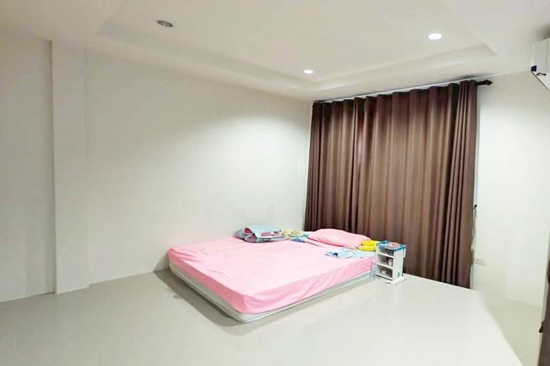 บ้านราชพฤกษ์ สุวรรณภูมิ-ลาดกระบัง : Ratchaphruek Suvarnabhumi-Ladkrabang Village, กรุงเทพ, 397/183 ถ.ฉลองกรุง, ลำปลาทิว, ลาดกระบัง, กรุงเทพ, 140 ตร.ม., ทาวน์เฮ้าส์ ขาย, โดย คุณปิ่น, 500450062 - DDproperty.com