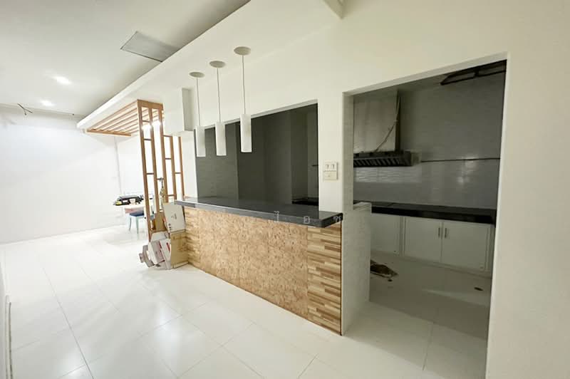 เกตุนุติ เชอมิเน่, Bangkok, ถนนประดิษฐ์มนูธรรม, Khlong Chan, Bang Kapi, Bangkok, 6 Bedrooms, 120 sqm, Townhouse For Sale, by คุณไอซ์, 500450376 - DDproperty.com