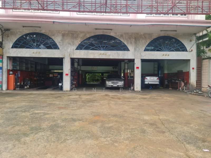 For Rent/Sale: Commercial Building on Srinakarin Road, near the Yellow Line BTS (SPSAD4108), Bangkok, Suan Luang, Bangkok, , 1,874 sqm, Shophouse For Rent, by Agent Pla, 500450402 - DDproperty.com