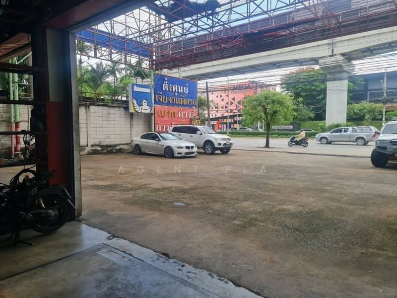 For Rent/Sale: Commercial Building on Srinakarin Road, near the Yellow Line BTS (SPSAD4108), Bangkok, Suan Luang, Bangkok, , 1,874 sqm, Shophouse For Rent, by Agent Pla, 500450402 - DDproperty.com