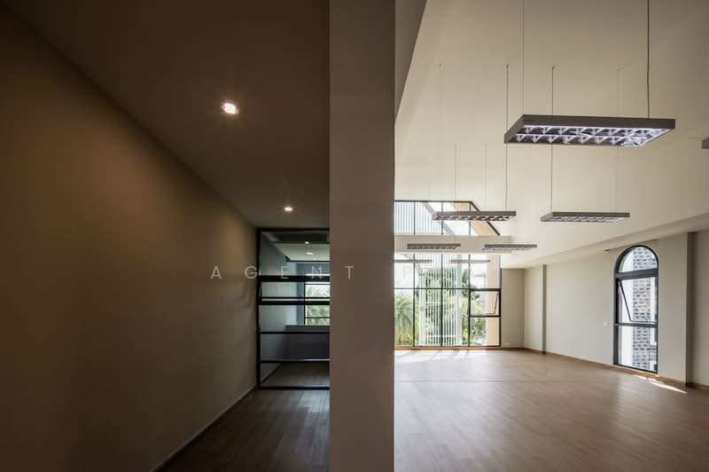 Home Office for Rent, Na Nicha 2, near the Yellow Line BTS and Airport Link Hua Mak (SPSAD4109), Bangkok, Hua Mak, Bang Kapi, Bangkok, 3 Bedrooms, 500 sqm, Single Detached House For Rent, by Agent Pla, 500450490 - DDproperty.com