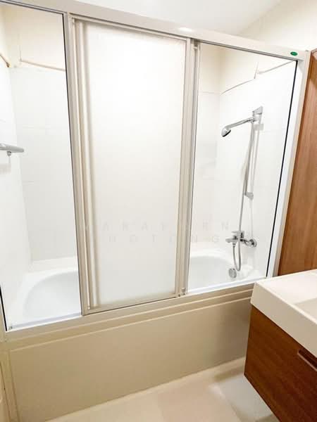 Q House Condo Sathorn, Bangkok, Thonburi Road, Khlong Ton Sai, Khlong San, Bangkok, 2 Bedrooms, 63 sqm, Condo For Sale, by Waraporn Photong, 500450494 - DDproperty.com