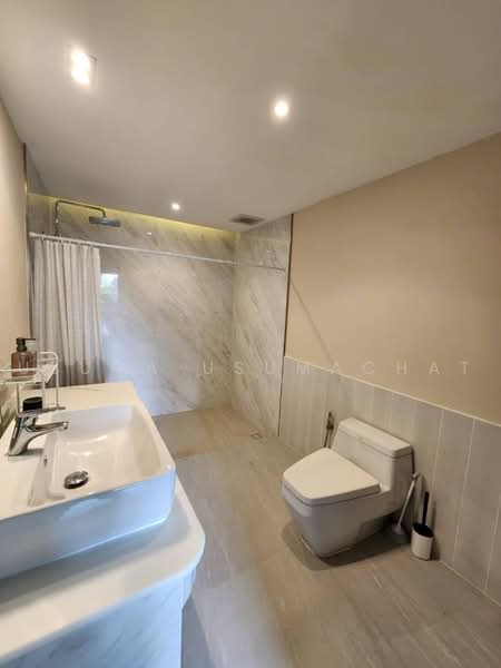 Sukhumvit 49, Bangkok, Khlong Tan Nua, Watthana, Bangkok, 3 Bedrooms, 200 sqm, Townhouse For Rent, by Usuma Usumachat, 500450562 - DDproperty.com