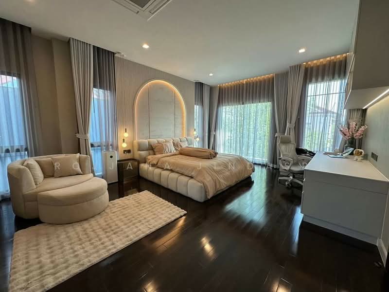 Grand Bangkok Boulevard Krungthepkritha : แกรนด์ บางกอก บูเลอวาร์ด กรุงเทพกรีฑา, กรุงเทพ, ถนน ศรีนครินทร์-ร่มเกล้า, คลองสามประเวศ, ลาดกระบัง, กรุงเทพ, 604 ตร.ม., บ้านเดี่ยว ให้เช่า, โดย Rojjana Jindasri, 500450597 - DDproperty.com